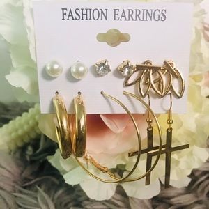 Fashionable Earrings (brand new)
